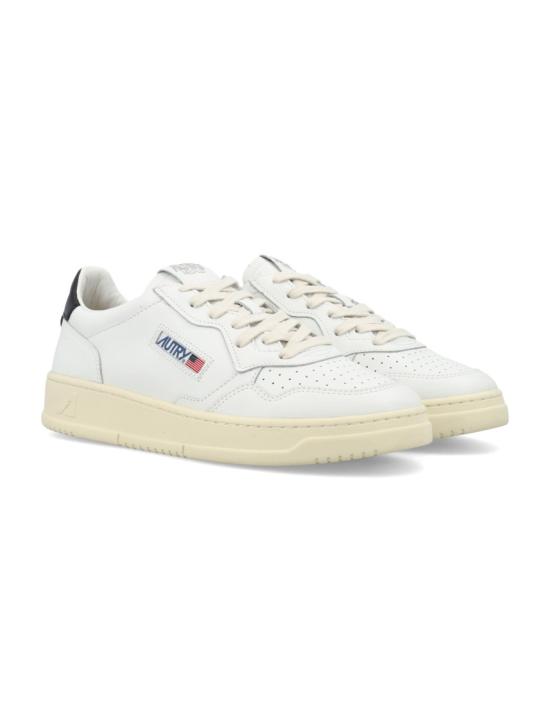 26FW 오트리 메달리스트 로우 스니커즈 AULMLL22WB White - AUTRY