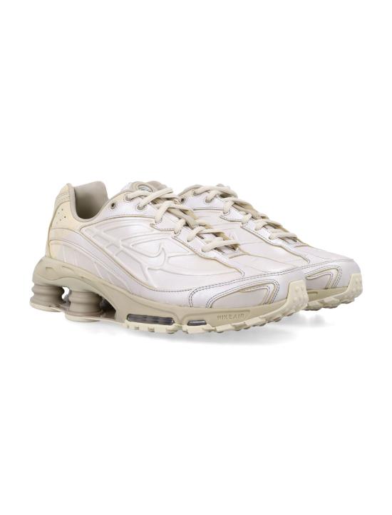 25FW 나이키 샥스 라이드 2 IH3653 095 METALLIC SILVER LIGHT KHAKI - NIKE