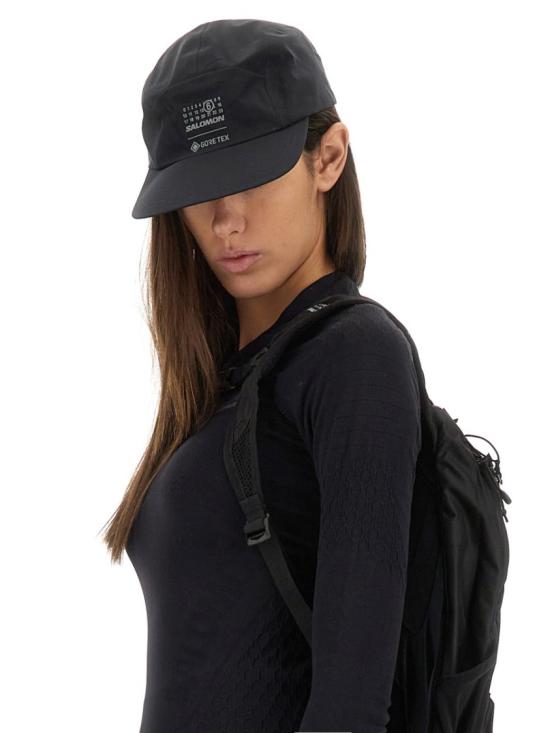  MM6 X 살로몬 긴팔 티셔츠 S52NH0024 M20037900 Black - MM6 X SALOMON