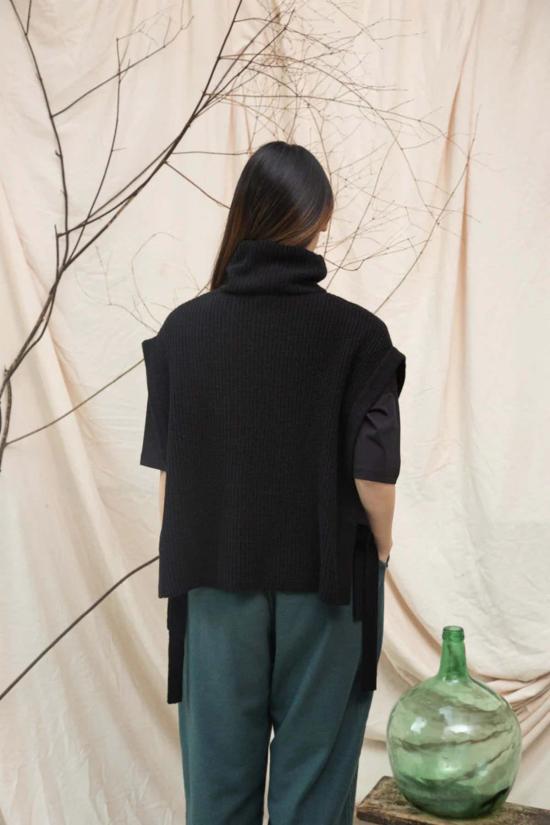  보몽 오가닉 베스트 보몬트 오가닉 카논 재활용 울 니트 조끼 블랙 - BEAUMONT ORGANIC