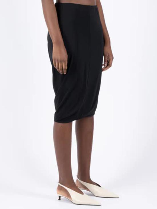  질샌더 미디 스커트 J01MA0138J66280 001 BLACK