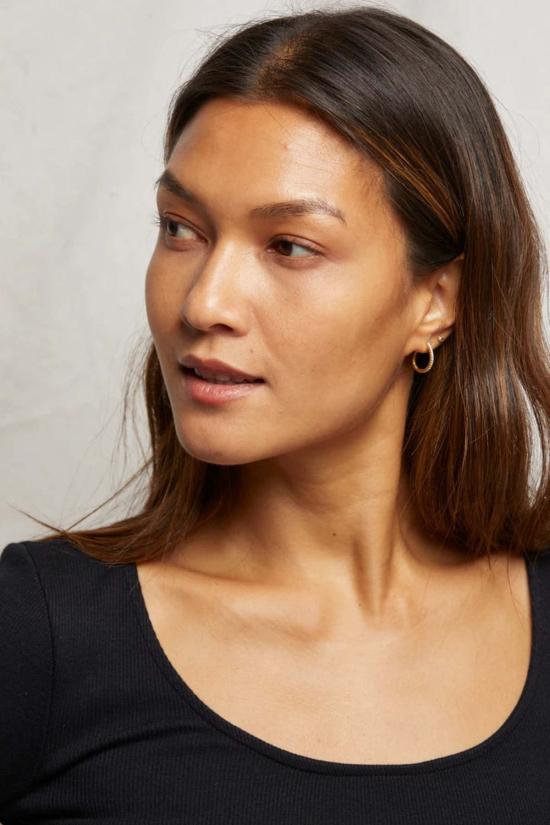  퍼펙트 화이트 티 긴팔 티셔츠 안야 리브 롱슬리브 탑 트루 블랙 - PERFECT WHITE TEE