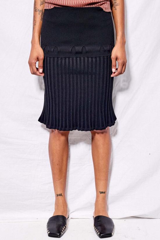  아말리 뢰게 호베 미디 스커트 A. 로게 호브 트라인