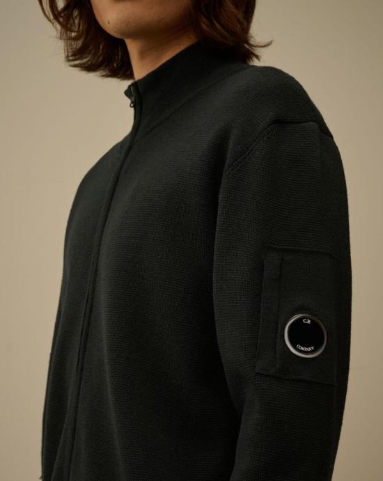 25FW 씨피 컴퍼니 리울 풀 집 렌즈 가디건 제트 19CMKN202A006595A 699 Jet set - C.P. COMPANY