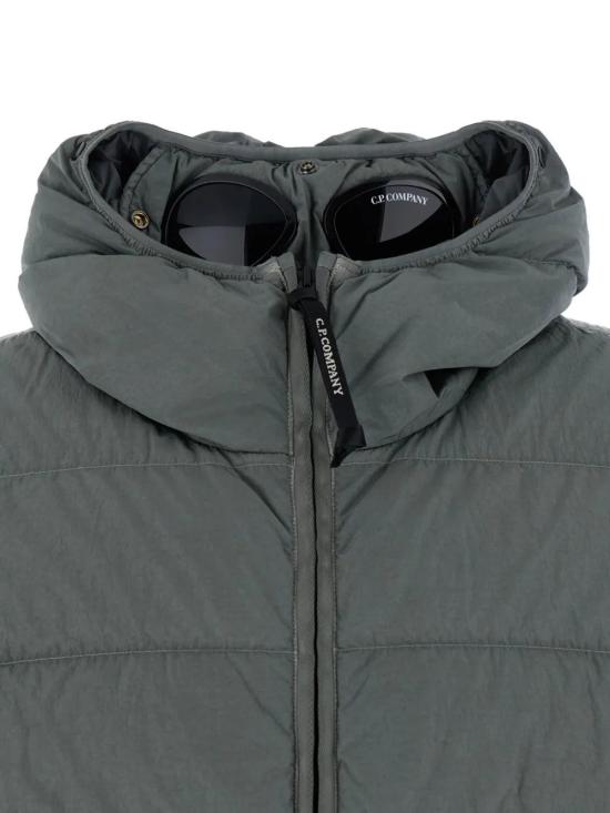 25FW 씨피 컴퍼니 크롬-R 고글 다운 자켓 19CMOW011A005904G 921 DS026587 - C.P. COMPANY