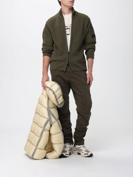 25FW 씨피 컴퍼니 스웨터 19CMKN131A110149A 683 Military - C.P. COMPANY