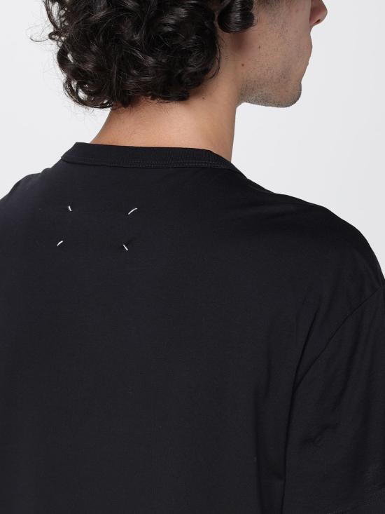 25FW 마르지엘라 디스토티드 로고 티셔츠 S30GC0701S22816 900 Black - MAISON MARGIELA