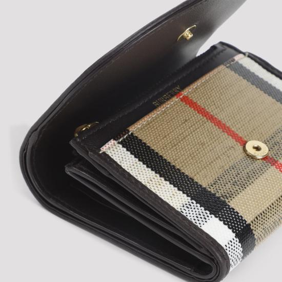 25FW 버버리 하이랜드 컴팩트 레더 월렛 8112281 9368 Beige - BURBERRY