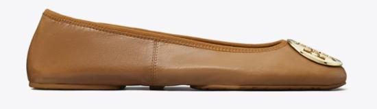 25FW 토리버치 플랫 슈즈 175134 240 PECANPRALINEGOLD - TORY BURCH