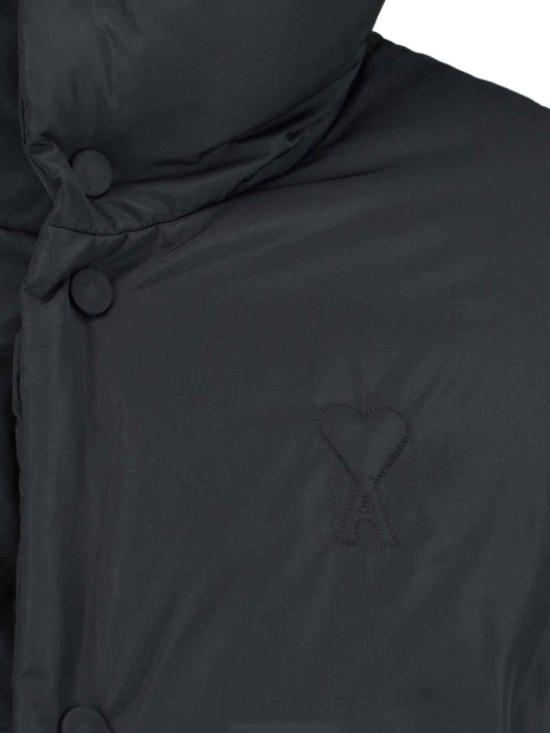 25FW 아미 태피터 아미 드 꾀흐 다운 자켓 HJK818 PL0039001 BLACK - AMI