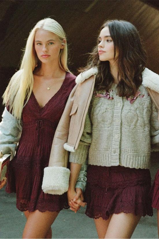  러브쉐이크팬시 숏 원피스 러브 쉑 팬시 릴리아스 드레스 스파이스드 베리 - LOVESHACKFANCY