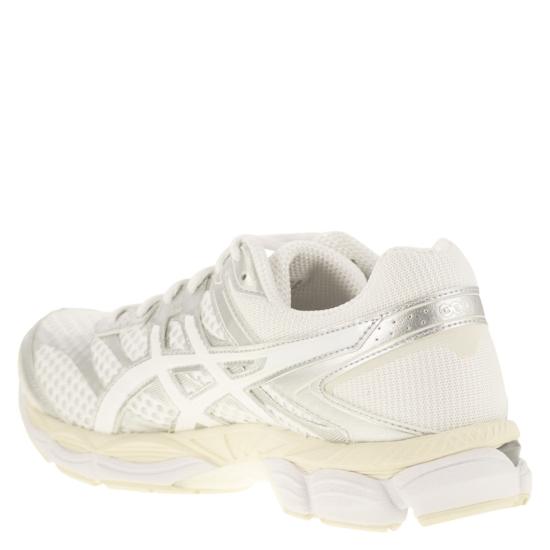 25FW 아식스 스니커즈 1203A733 WHITE - ASICS