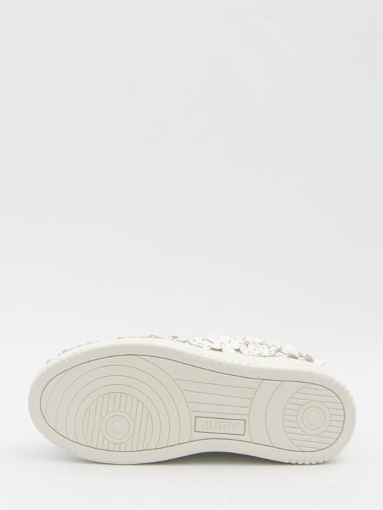 25FW 오트리 메달리스트 로우 스니커즈 AULWPW02 WHITE - AUTRY