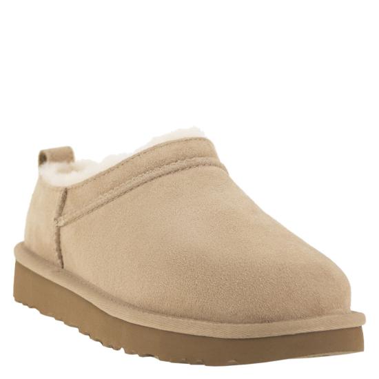 25FW 어그 CLASSIC MICRO 클래식 마이크로 부츠 블로퍼 1173891 SAND DOM - UGG