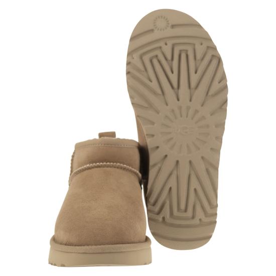 25FW 어그 클래식 울트라 미니 앵클 1116109 SAND DOM - UGG