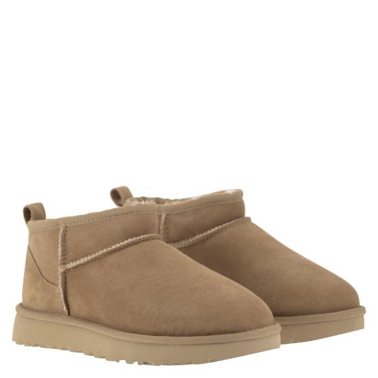 25FW 어그 클래식 울트라 미니 앵클 1116109 SAND DOM - UGG