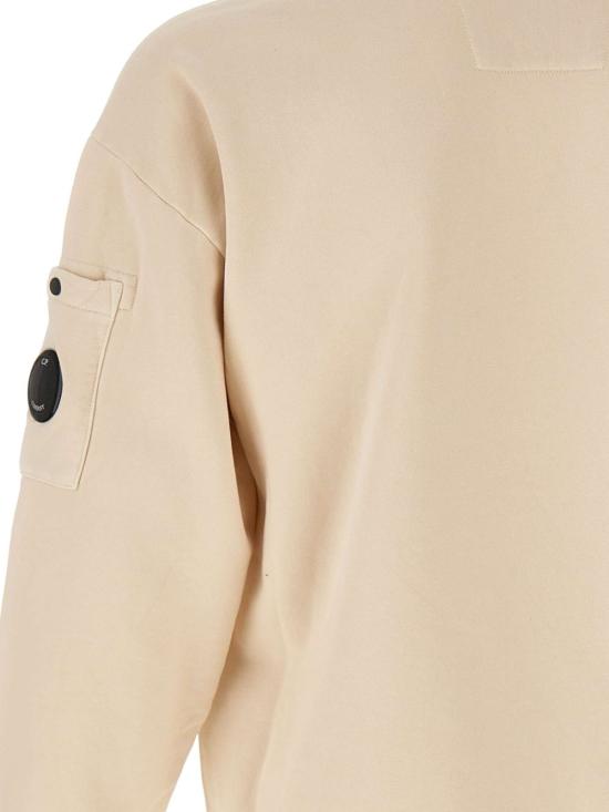 25FW 씨피 컴퍼니 브러쉬드 & 에머라이즈드 다이애그널 플리스 박시 크루넥 스웨트셔츠 19CMSS058A006372G402 PISTACHIO SHELL DOM - C.P. COMPANY