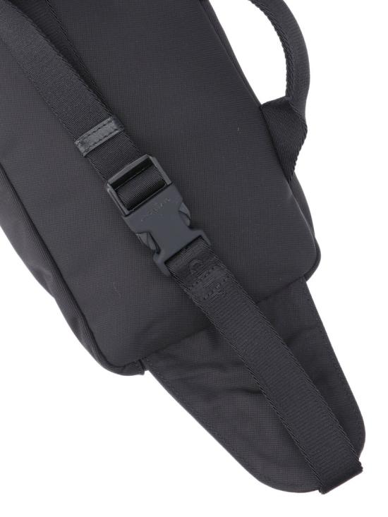 25FW 지방시 에센셜 U 벨트 백 BK50F8K1ZL001 Black - GIVENCHY