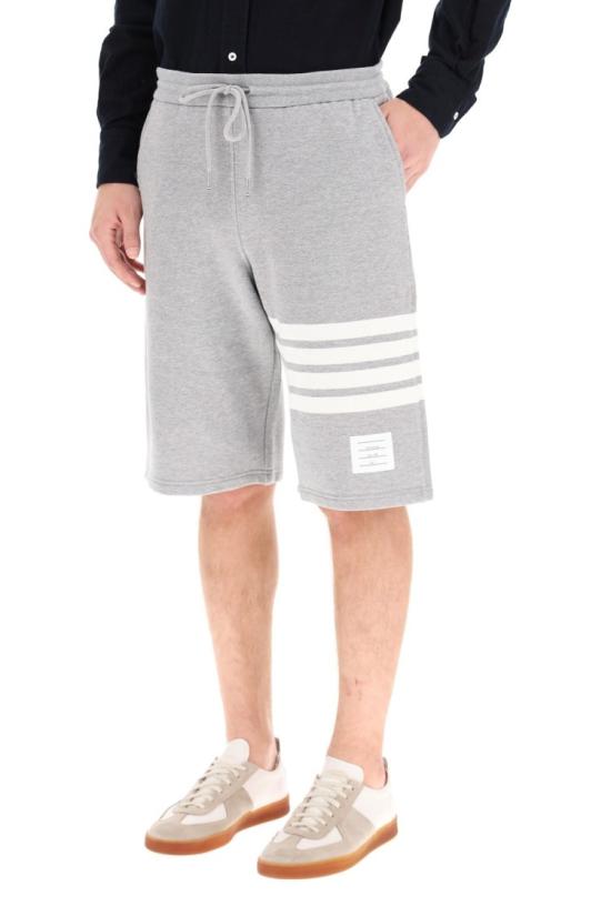  톰브라운 클래식 루프백 4바 스웨트쇼츠 MJQ012H00535068 Grey - THOM BROWNE
