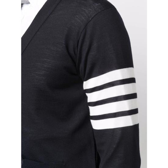 26SS 톰브라운 4바 서스테이너블 파인 메리노 울 클래식 가디건 MKC002A Y1014 415 BLUE - THOM BROWNE