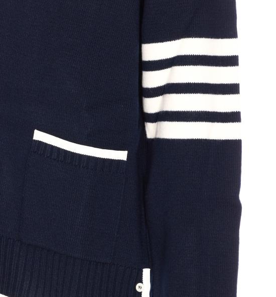 25FW 톰브라운 4바 밀라노 스티치 브이넥 메리노 울 가디건 MKC608A Y1029415 Blue - THOM BROWNE