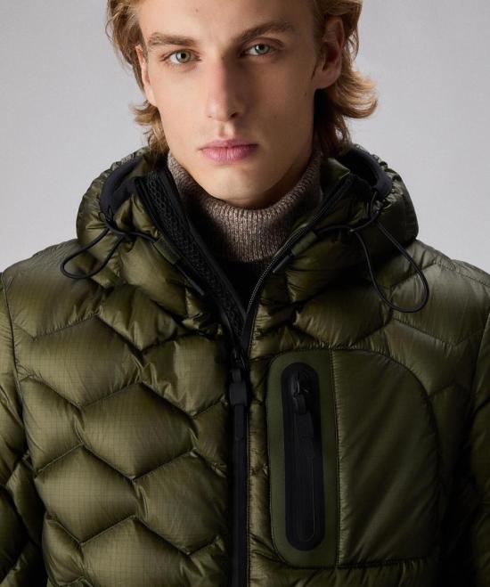 25FW 페트레이 웨이웨이 KJ BMAT 기하학적 퀼팅 모던 다운 재킷  PEU5205 01181862 690 Green - PEUTEREY