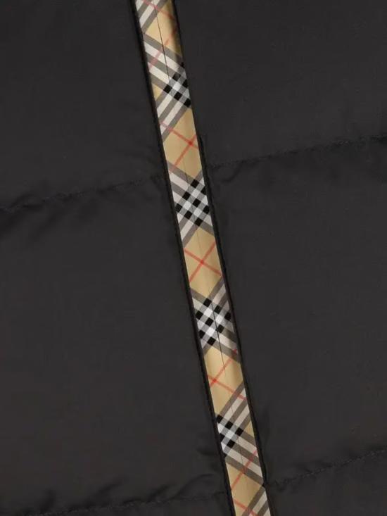 25FW 버버리 체크 테이프 스노우든 푸퍼 자켓 체크 테이프 스노우든 푸퍼  8110196 A1189 Black - BURBERRY