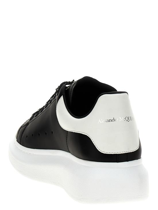 25FW 알렉산더 맥퀸 스니커즈 래리  화이트/블랙 - ALEXANDER MCQUEEN