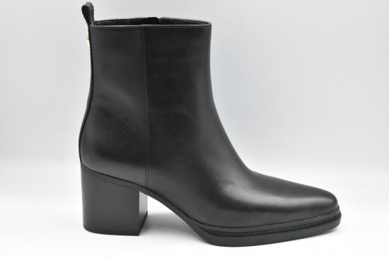 25FW 마이클 코어스 로퍼 4OF5LXME5L LEX BOOTIE BLACK
