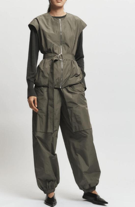  세인트 아트 베스트 엘리야 오버사이즈 태피터 벨트  더스티 올리브 - SAINT ART