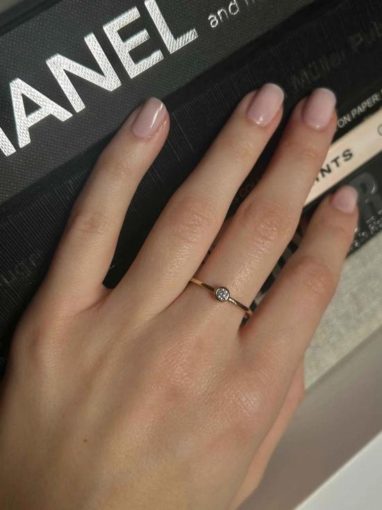  롤라 반지 도리안 라운드 베젤 스태킹 링 - LOLA