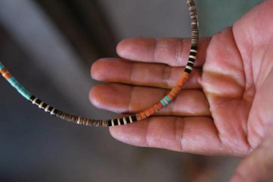  제라드 앤 메리 칼라바자 커프스 링크/타이 홀더 제라드 & 메리 칼라바자 헤이시 핑크 홍합 껍질 웨스트 코스트 팔찌 멀티컬러