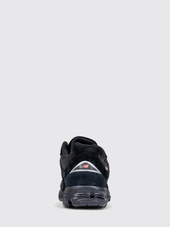 25FW 뉴발란스 2002 스니커즈 U2002RG Black - NEW BALANCE