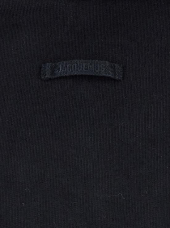 26SS 자크뮈스 르 그로그랭 후드 티셔츠 HOW00247AJ00109990 Black - JACQUEMUS