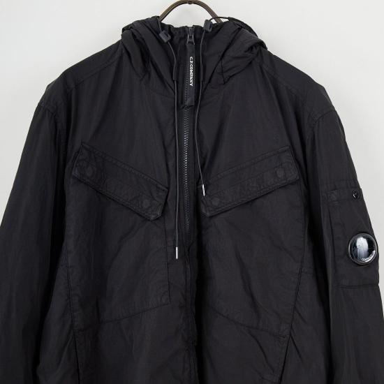  씨피 컴퍼니 크롬 R 후드 렌즈 자켓 19CMOS084A 005904G 999 BLACK DOM - C.P. COMPANY