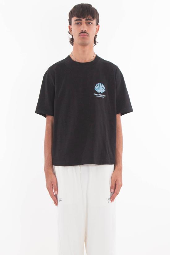 25FW 뉴 암스테르담 서프 어쏘시에이션 반팔 티셔츠 2502071001 BLACK Black