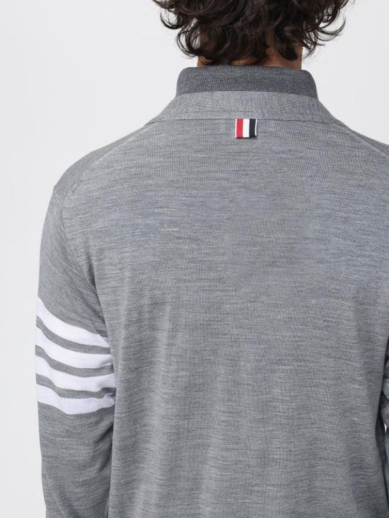 25FW 톰브라운 4바 서스테이너블 파인 메리노 울 클래식 가디건 MKC002AY1014 058 Grey 1 - THOM BROWNE