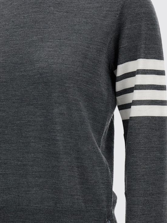 25FW 톰브라운 4바 릴렉스드 스웨터 FKA280AY1014 035 Grey - THOM BROWNE