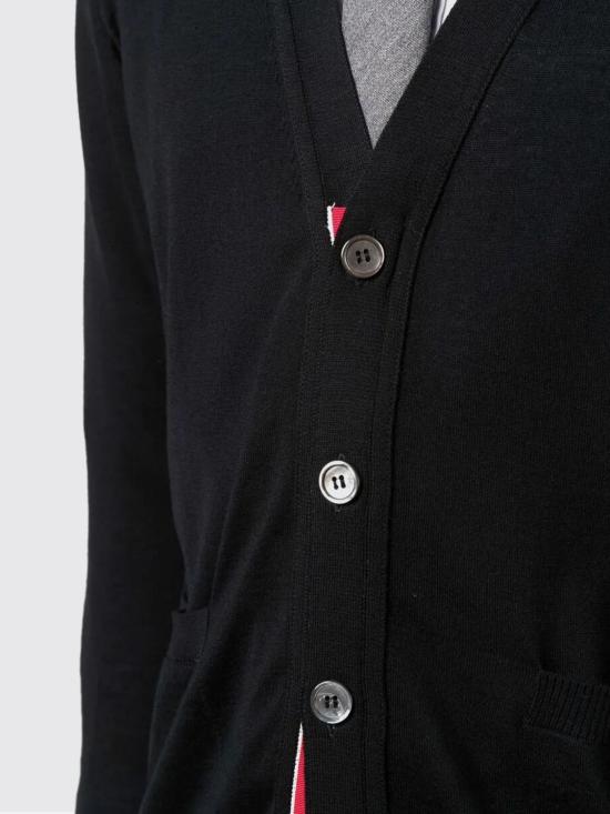 25FW 톰브라운 4바 서스테이너블 파인 메리노 울 클래식 가디건 MKC002AY1014 001 Black - THOM BROWNE