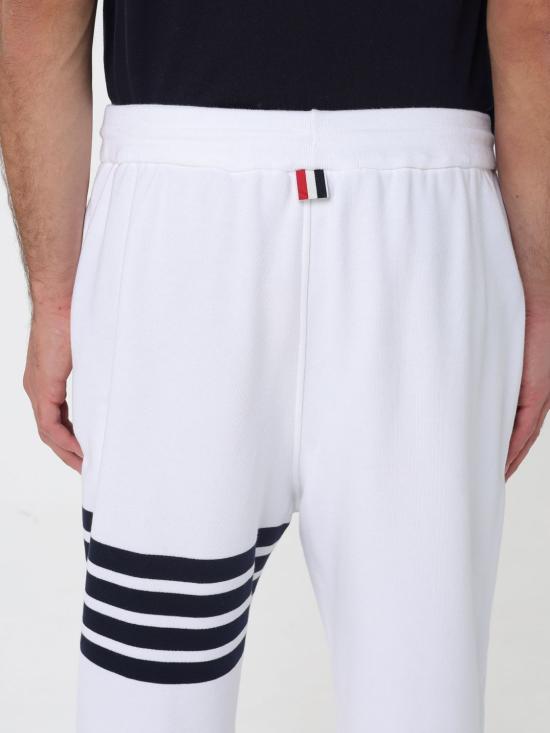 25FW 톰브라운 트레이닝/조거 팬츠 MJQ230A00535 104 White - THOM BROWNE