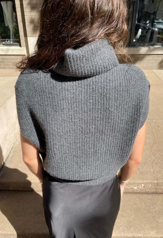  더 엔케이씨 스토어 터틀넥 Nkc 스토어 알파카 울  조끼 - The NKC Store