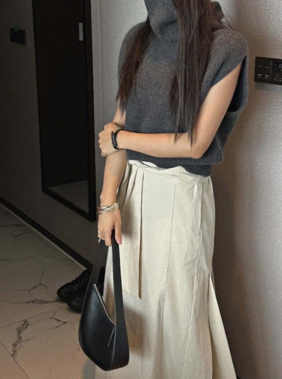  더 엔케이씨 스토어 터틀넥 Nkc 스토어 알파카 울  조끼 - The NKC Store