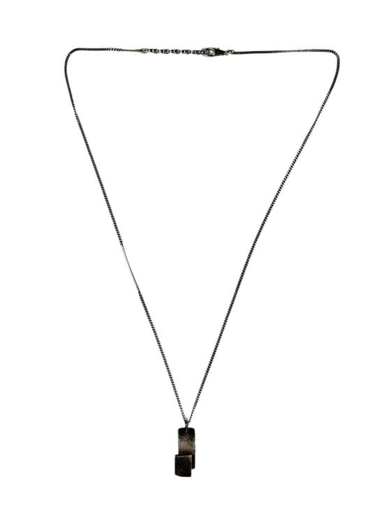  타이틀 오브 워크 네크리스 작품명 루비 목걸이와 오버랩 목걸이