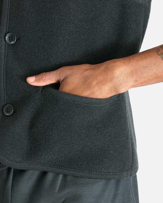  리에르 베스트 플롬베 펠트 질레 소재의 Rier Walker 질레 - RIER