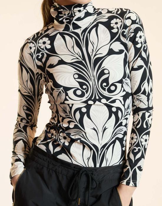  신시아 로리 터틀넥 신시아 로울리 퍼펙트 레이어  탑 블랙/화이트 - CYNTHIA ROWLEY