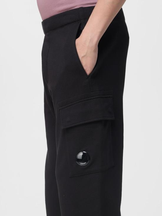 25FW 씨피 컴퍼니 다이애그널 레이즈드 플리스 카고 스웨트팬츠 다이애그널 레이즈드 플리스 카고 스웨트 19CMSP141A005086W 999 Black - C.P. COMPANY