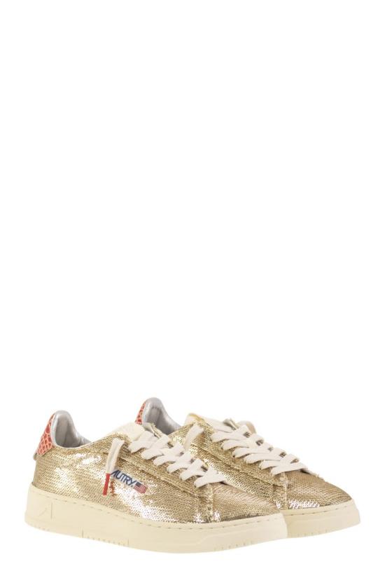 25FW 오트리 달라스 로우 고트스킨 스니커즈 ADLWTI03 GOLD RED - AUTRY