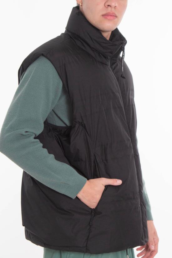 25FW 씨피 컴퍼니 베스트 19CLVE010A 110400A 999 Black - C.P. COMPANY