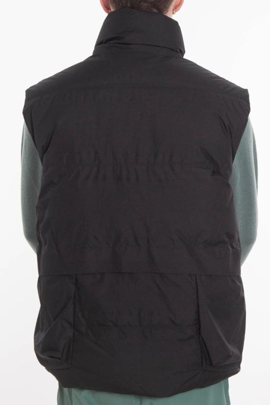 25FW 씨피 컴퍼니 베스트 19CLVE010A 110400A 999 Black - C.P. COMPANY