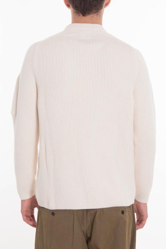 25FW 씨피 컴퍼니 풀 립 크루넥 렌즈 스웨터 19CMKN015A 006608A 103 White - C.P. COMPANY